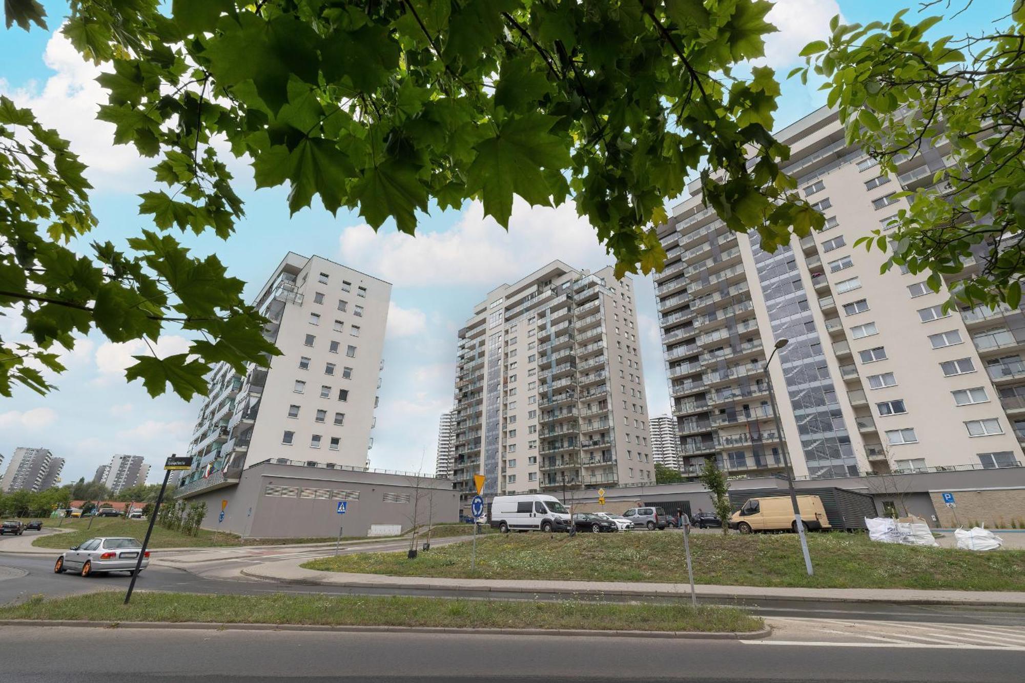 Tysiaclecia Studio Apartament Z Balkonem I Darmowym Parkingiem By Noclegi Renters Katowice Ngoại thất bức ảnh